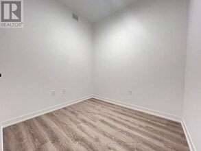 8 Interchange Wy in Vaughan, ON - Building Photo - Building Photo