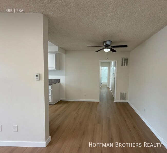5133 Buffalo Ave-Unit -24A in Los Angeles, CA - Building Photo - Building Photo