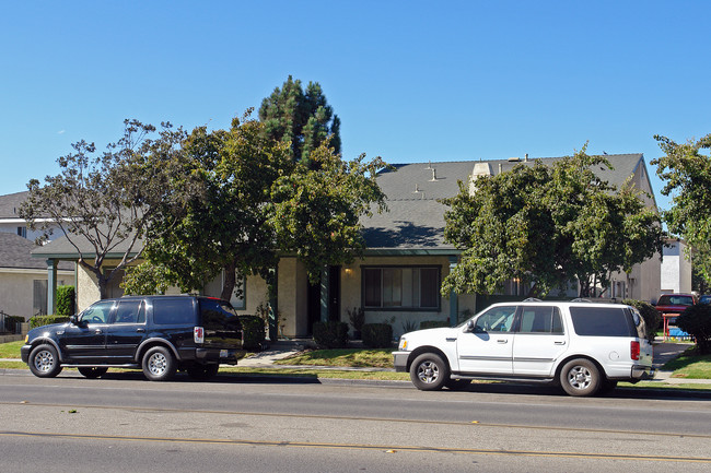 1231 W 7th St in Oxnard, CA - Building Photo - Building Photo