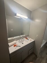 502 W South St in Oconomowoc, WI - Foto de edificio - Building Photo