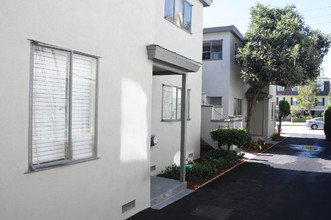 1606 S Bundy Dr in Los Angeles, CA - Building Photo - Other