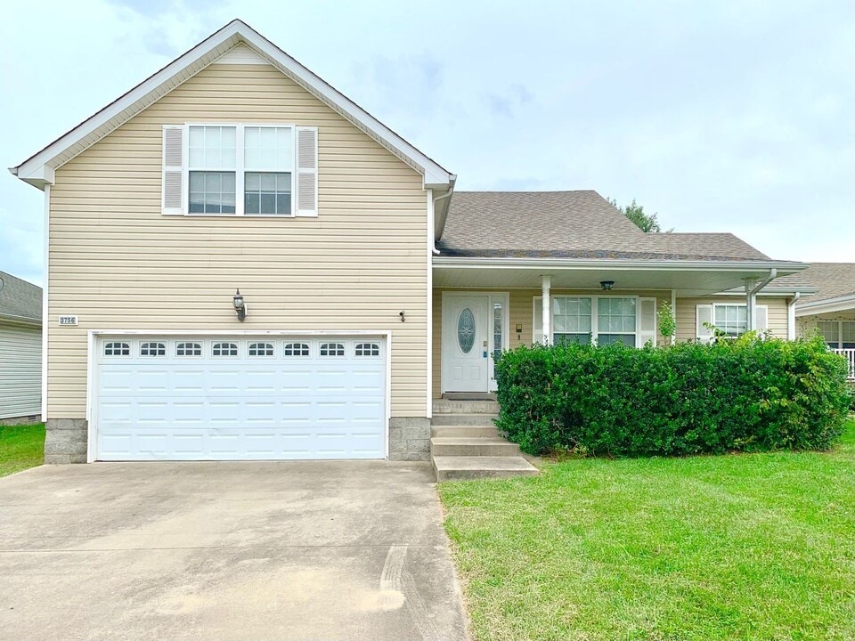 3756 N Jot Dr in Clarksville, TN - Building Photo
