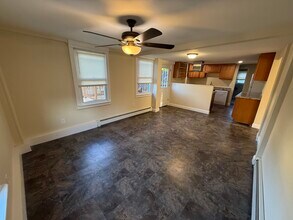 33 S Elm St, Unit #2 in Wallingford, CT - Building Photo - Building Photo