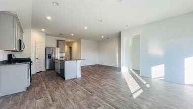 31639 Featherstone Trl in Fulshear, TX - Building Photo - Building Photo