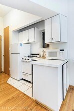 225 E 82nd St in New York, NY - Building Photo - Building Photo