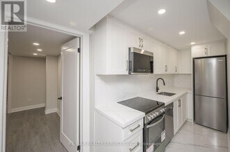 3498 Park Heights Way in Mississauga, ON - Building Photo - Building Photo