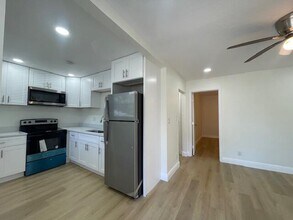 302 N Tamarind Ave in West Palm Beach, FL - Building Photo - Building Photo