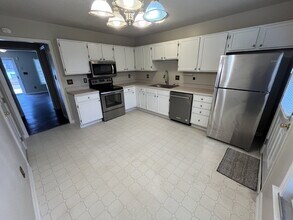 2551 Ambassador Ct in High Point, NC - Building Photo - Building Photo