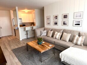 23901 Civic Center Way, Unit # 136 in Malibu, CA - Building Photo - Building Photo