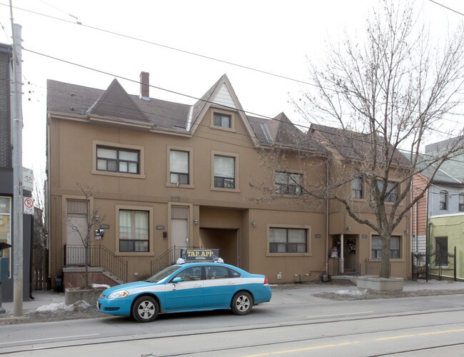 1017-1023 Queen St E in Toronto, ON - Building Photo - Primary Photo