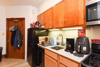 2821 W Shakespeare Ave, Unit 2F in Chicago, IL - Building Photo - Building Photo