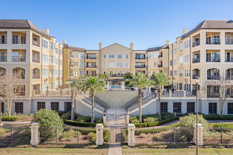 The Crescent at University Lake Condominiums in Baton Rouge, LA - Building Photo - Building Photo