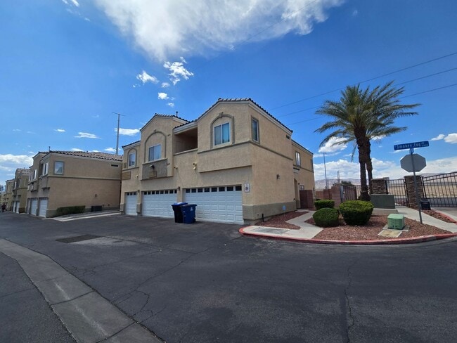 property at 3936 Smokey Fog Ave