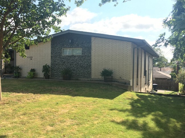 4312 N Portland Ave