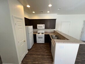 9787 W Overlook Ridge Ave in Las Vegas, NV - Building Photo - Building Photo