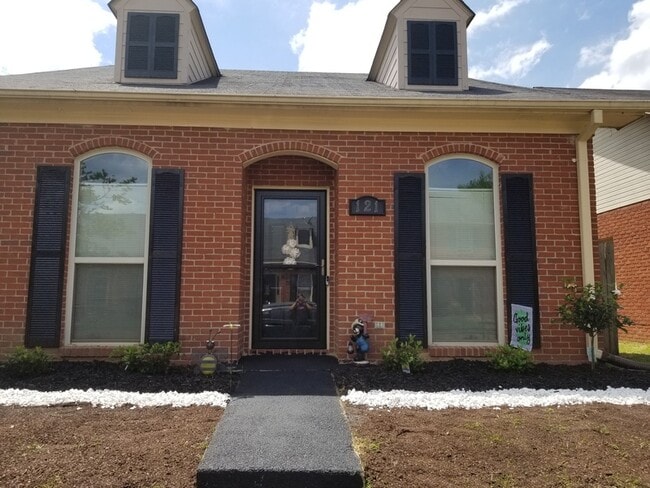 property at 121 N Brighton Dr