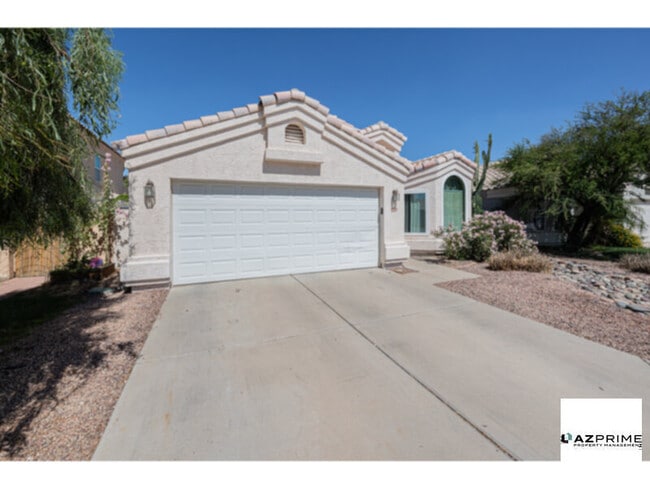 property at 925 S Sailfish Dr
