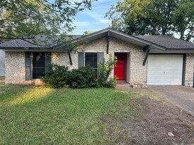 8518 Woodstone Dr in Austin, TX - Building Photo