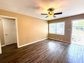 327 Ash St NW in Ardmore, OK - Building Photo - Building Photo