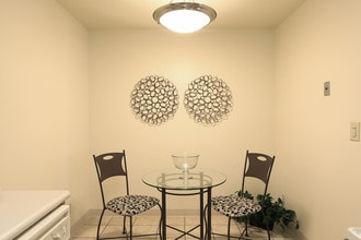 Liberty Hill Apartments in Solon, OH - Foto de edificio - Interior Photo