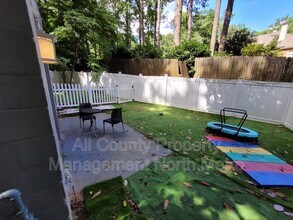 5606 Roberts Dr in Atlanta, GA - Building Photo - Building Photo