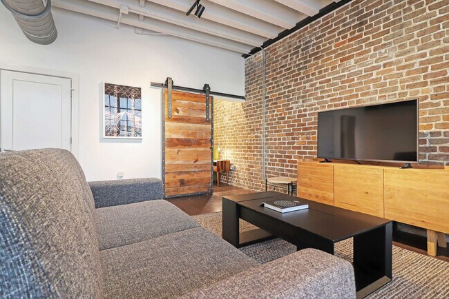 822 Howard Ave in New Orleans, LA - Building Photo - Building Photo