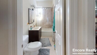 22 Chiswick Rd, Unit 15 in Boston, MA - Foto de edificio - Building Photo