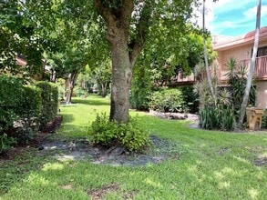 3 Laredo Plz in Davie, FL - Building Photo - Building Photo