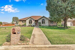 514 N Ellen St in Nixa, MO - Building Photo