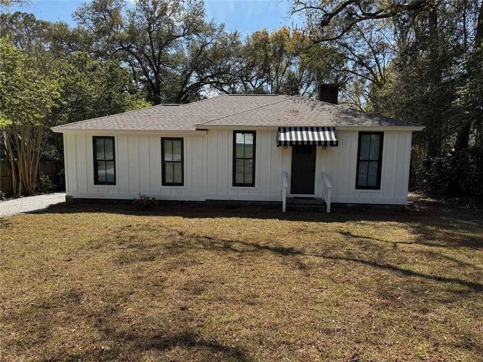 5205-5202 Pineview Ln S in Mobile, AL - Building Photo