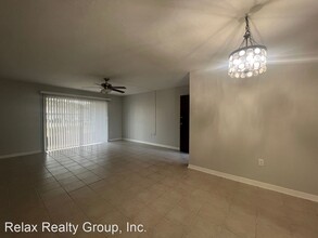 2610 Pine Lake Terrace in Sarasota, FL - Building Photo - Building Photo