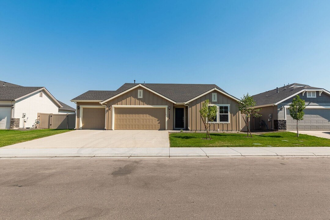 11358 W Harlington St in Nampa, ID - Building Photo