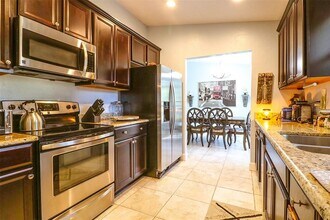 1523 NW 39th Ter in Gainesville, FL - Building Photo - Building Photo