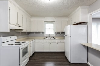 202 Evergreen St in Easley, SC - Building Photo - Building Photo