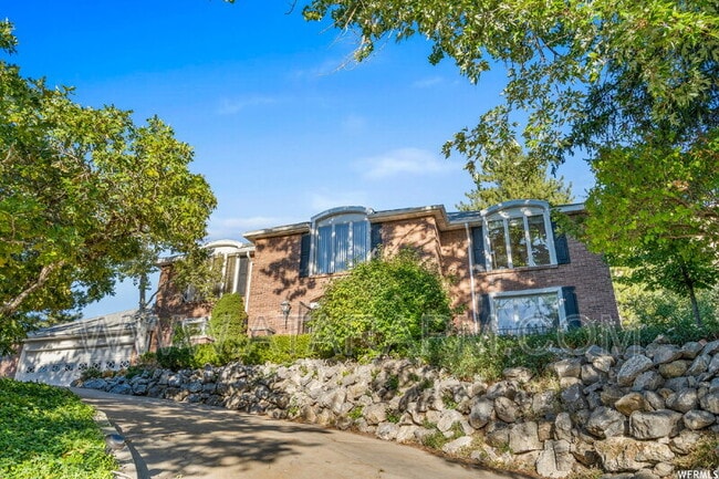 property at 1577 E Tomahawk Dr