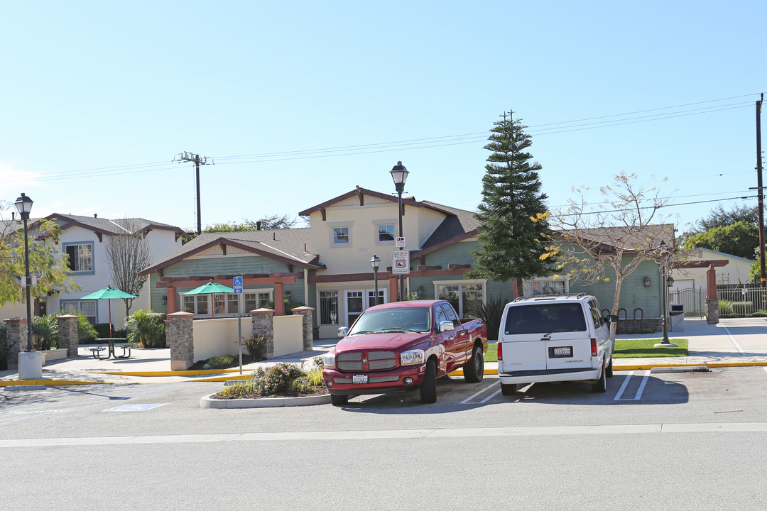 Villa Madera in Oxnard, CA - Building Photo