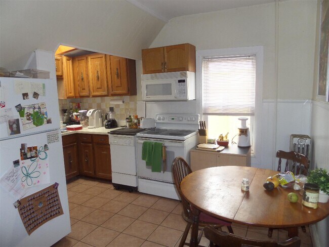 22 Highland Rd, Unit 2
