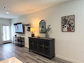 3235 Creston Gate Dr in Houston, TX - Building Photo - Building Photo