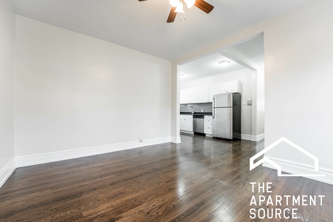 3820 N Greenview Ave, Unit 3E in Chicago, IL - Building Photo