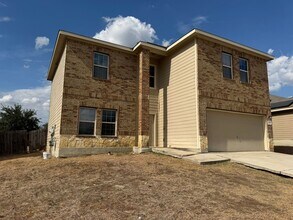 831 Lee Trevino in San Antonio, TX - Building Photo - Building Photo