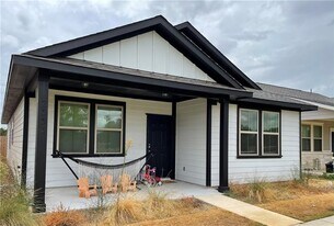 2553 Pecan Island Dr in Leander, TX - Building Photo