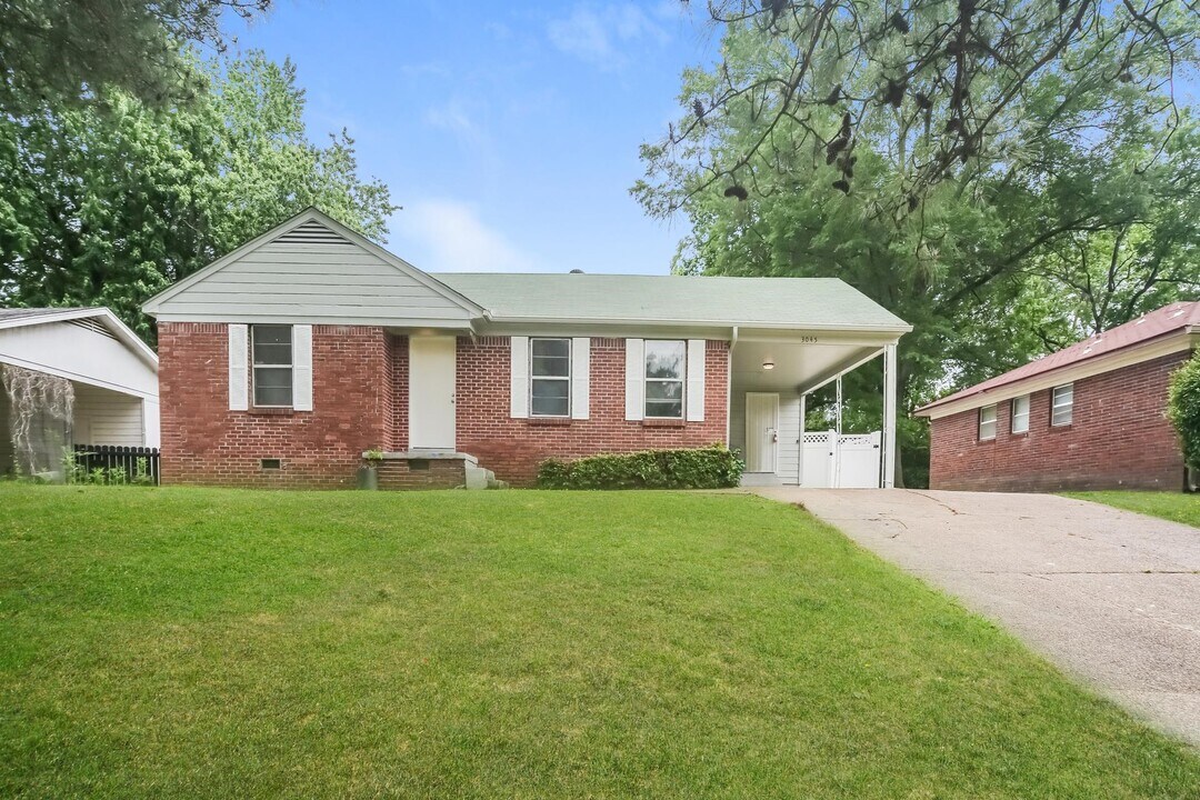 3045 Beauchamp Dr in Memphis, TN - Building Photo