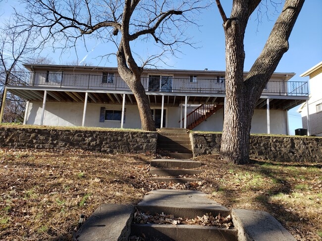 719 NW South Shore Dr in Kansas City, MO - Building Photo - Building Photo