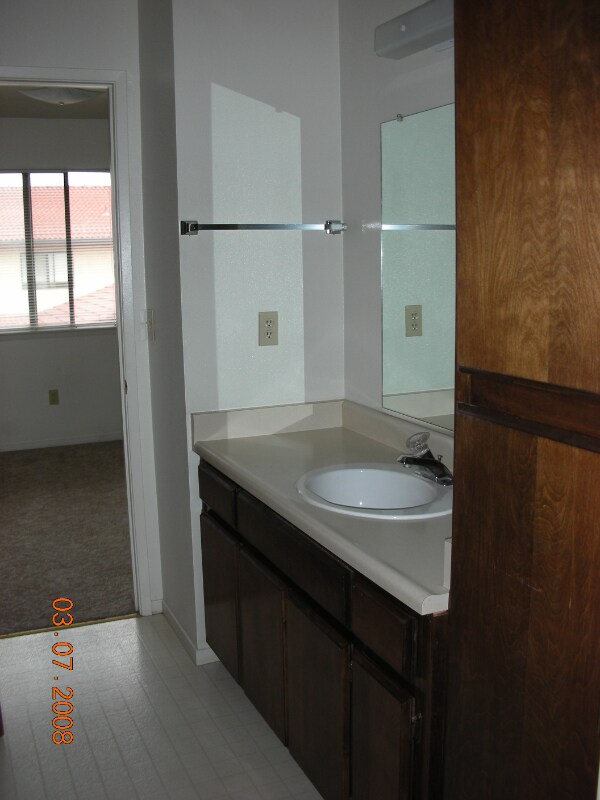 830 Mission Sierra Ct in Redding, CA - Building Photo - Building Photo