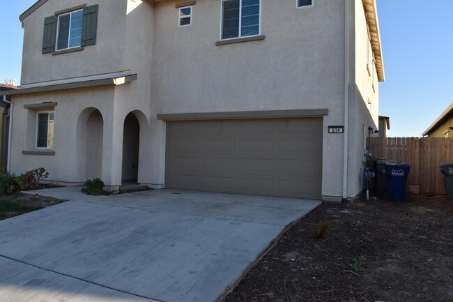 614 Phelps Dr in Merced, CA - Building Photo - Building Photo