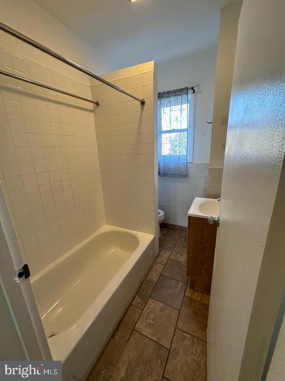 2563 N 17th St in Philadelphia, PA - Building Photo - Building Photo