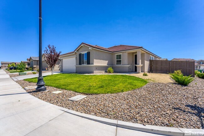 6934 Wild River Way in Sparks, NV - Building Photo - Building Photo