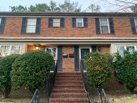 2129 Montreat Way in Vestavia Hills, AL - Building Photo