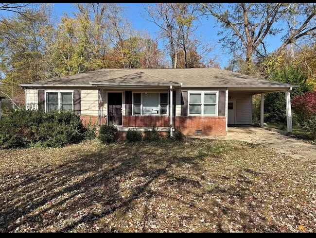 property at 930 Dale Dr SW