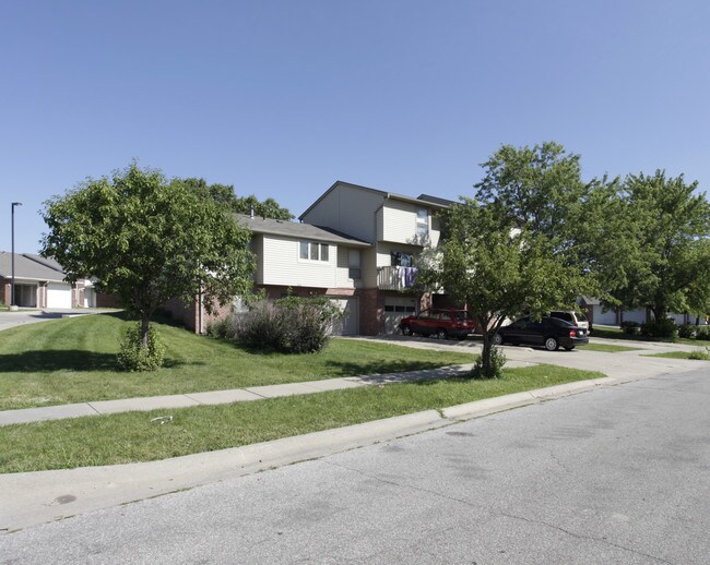 Portia Place Town Homes in Lincoln, NE - Foto de edificio - Building Photo